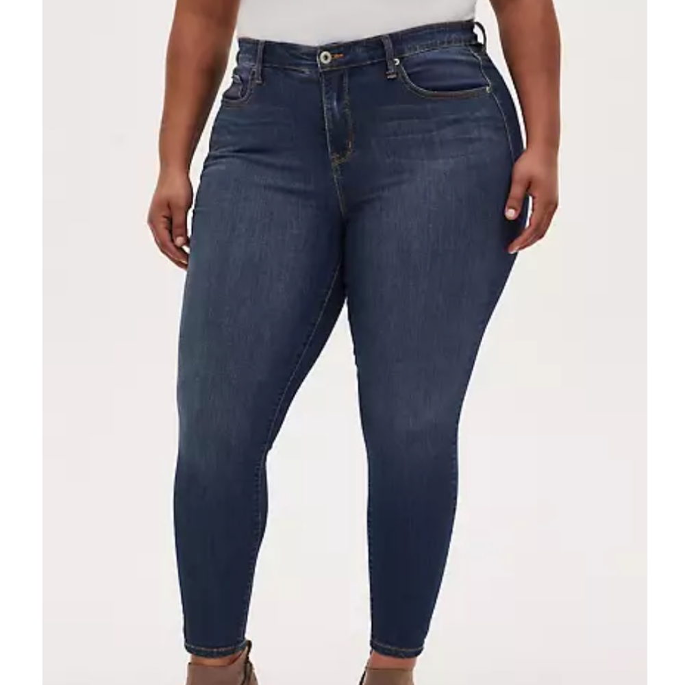 Torrid Sky High Skinny Jean Premium Dark Wash NWOT